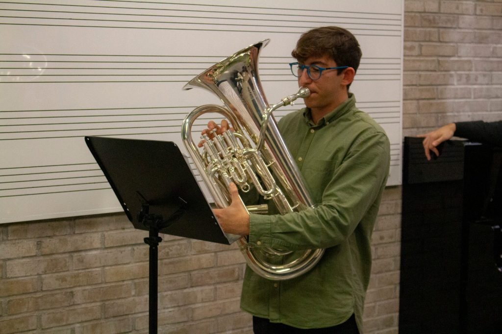 Elias Azzouzi Tusón, alumne erasmus de tuba del professor Robert Vos